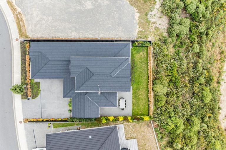 Photo of property in 3 Kaiaho Close, Aotea, Porirua, 5024