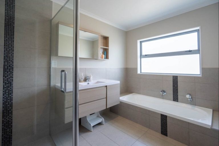 Photo of property in 4 Petrel Close, Paraparaumu Beach, Paraparaumu, 5032