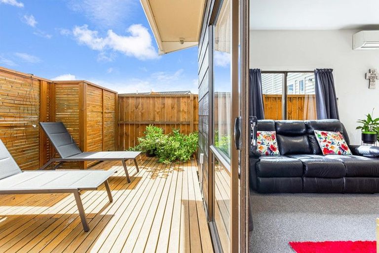 Photo of property in 15 Jelas Road, Red Beach, 0932