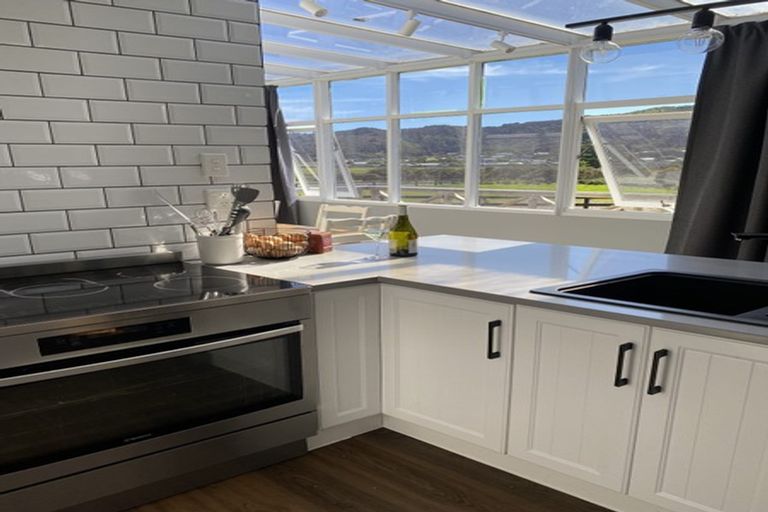 Photo of property in 112 Upper Fitzherbert Road, Wainuiomata, 5373