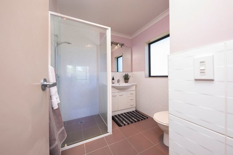 Photo of property in 34a Wattle Street, New Lynn, Auckland, 0600