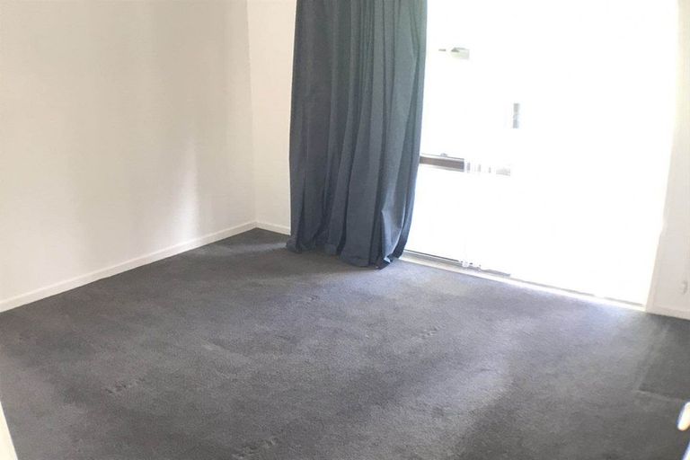 Photo of property in 1/111 Tirimoana Road, Te Atatu South, Auckland, 0602