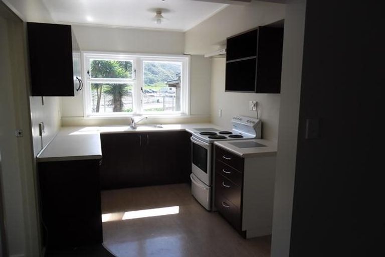 Photo of property in 95 Farmer Crescent, Taita, Lower Hutt, 5011