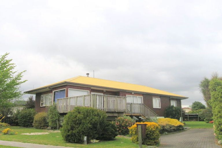 Property details for 2 Reid Grove, Richmond Heights, Taupo, 3330
