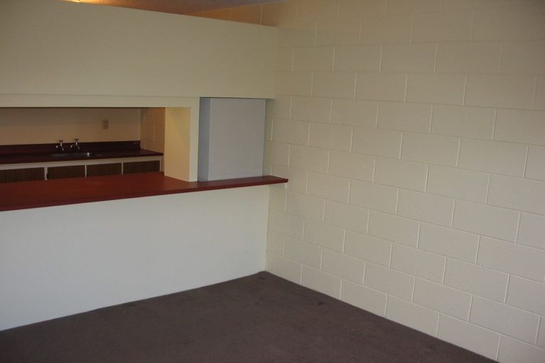 Photo of property in 2/219 Grant Road, Thorndon, Wellington, 6011