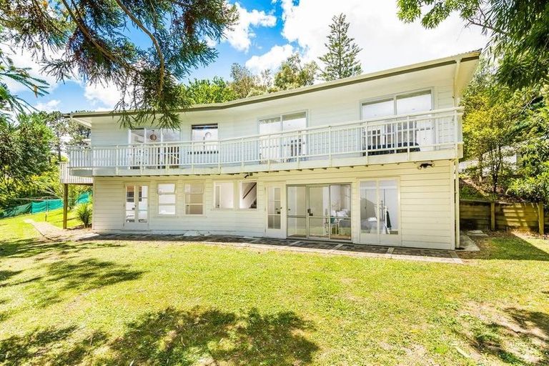 Photo of property in 1/42 Woodlands Crescent, Browns Bay, Auckland, 0630