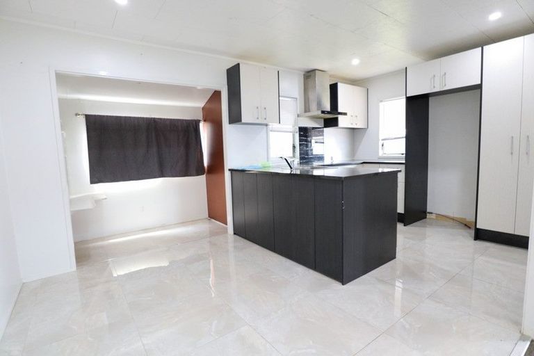 Photo of property in 12 Secretariat Place, Randwick Park, Auckland, 2105