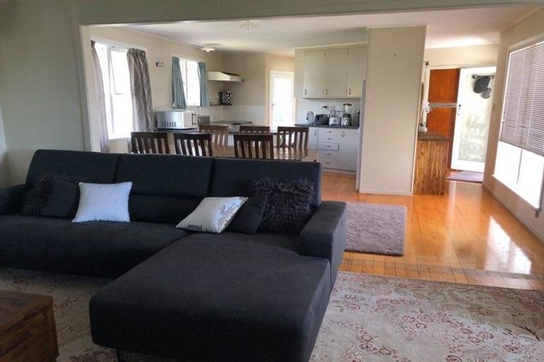 Photo of property in 18 Renwick Street, Papakura, 2110