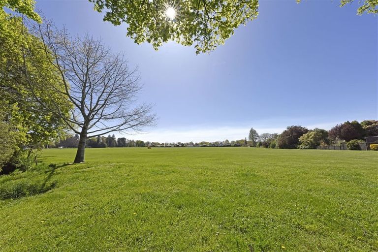 Photo of property in 10 Guinness Crescent, Ilam, Christchurch, 8041