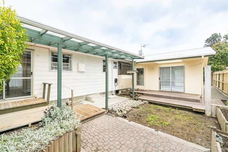 Photo of property in 104 Apollo Parade, Milson, Palmerston North, 4414