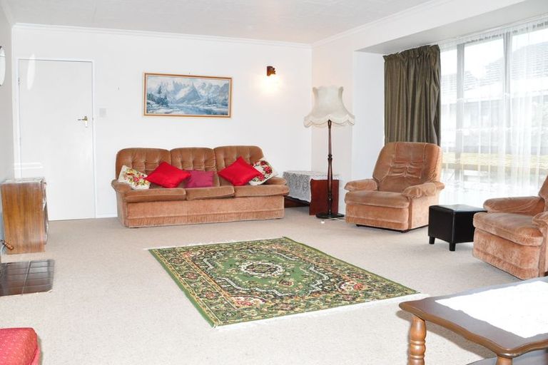 Photo of property in 83 Shamrock Street, Takaro, Palmerston North, 4412