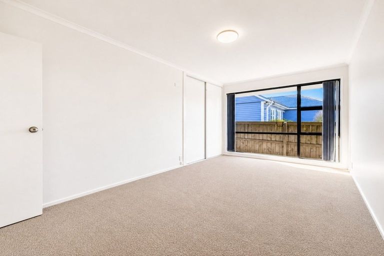 Photo of property in 2 Resolution Place, Bryndwr, Christchurch, 8053