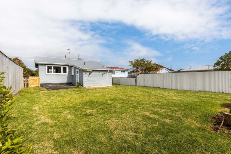 Photo of property in 52 Blake Street, Waitara, 4320