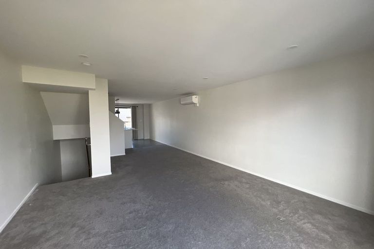 Photo of property in 3/11 Scanlen Terrace, Kelston, Auckland, 0602