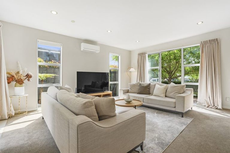 Photo of property in 6 Tuatini Place, Long Bay, Auckland, 0630