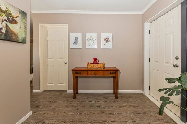 Photo of property in 12 Reybert Place, Massey, Auckland, 0614