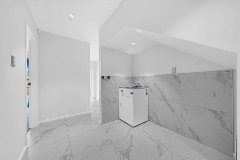 Photo of property in 21 Meritage Lane, Te Atatu South, Auckland, 0610
