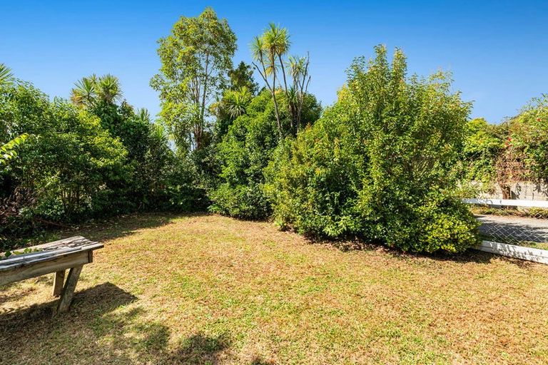 Photo of property in 5 Porter Crescent, Helensville, 0800