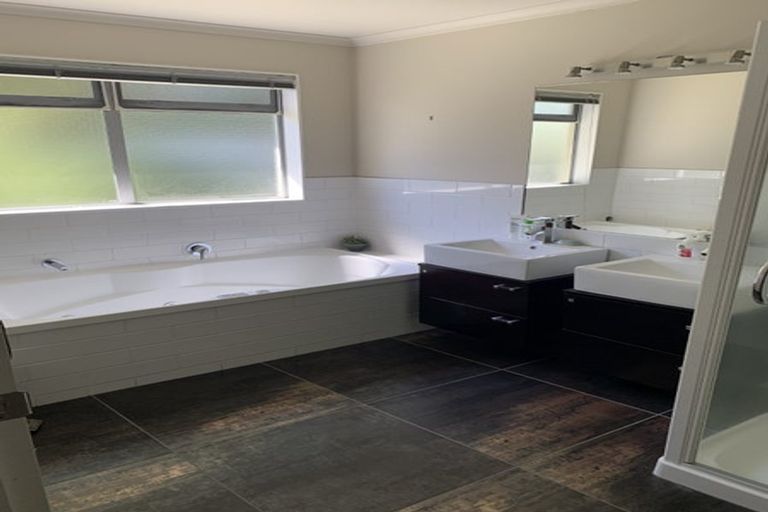 Photo of property in 20 Azure Place, Huntington, Hamilton, 3210