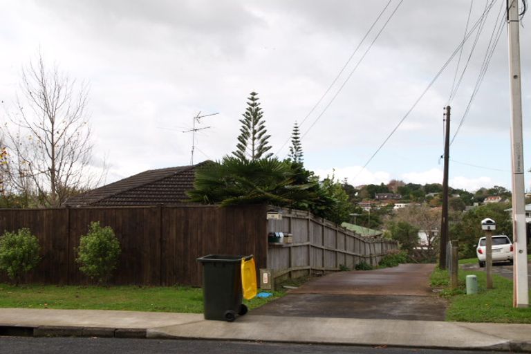 Photo of property in 13 Trelawn Place, Cockle Bay, Auckland, 2014