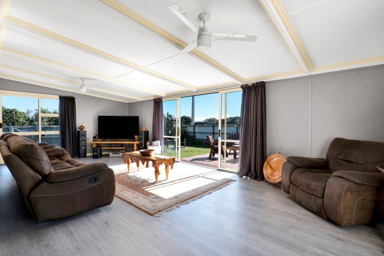 Photo of property in 10 Tauranga-a-ika Street, Manaia, 4612