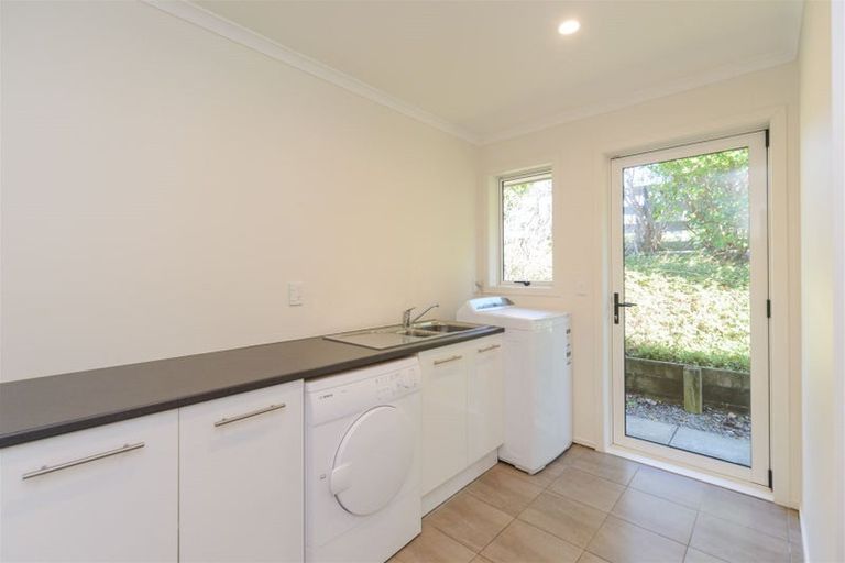 Photo of property in 71 Polson Hill Drive, Aokautere, Palmerston North, 4471