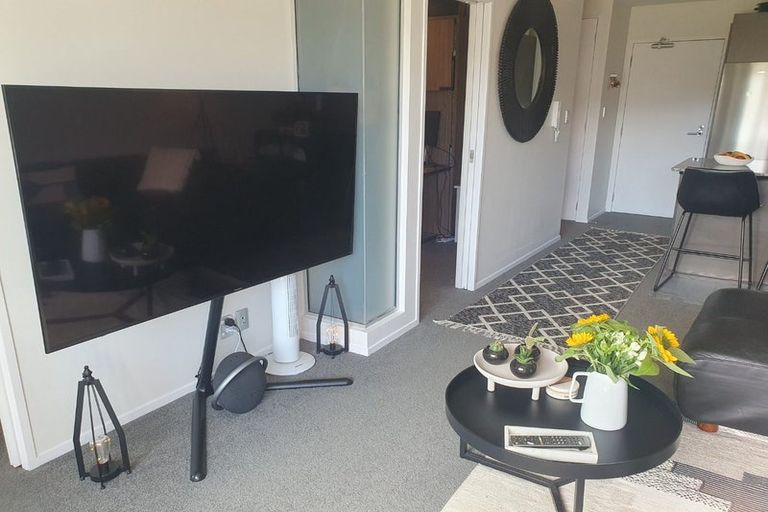 Photo of property in Shoal Haven Apartments, 307a/130 Anzac Street, Takapuna, Auckland, 0622