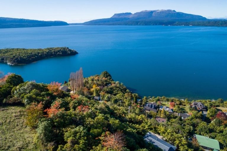 Photo of property in 28 Spencer Road, Lake Tarawera, Rotorua, 3076