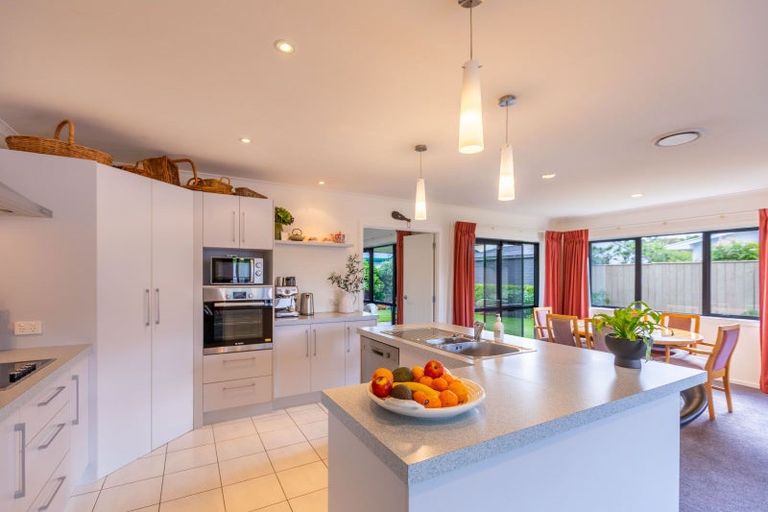 Photo of property in 6a Willow Drive, Taradale, Napier, 4112