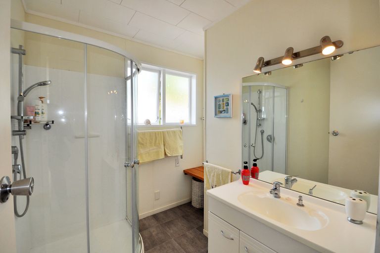 Photo of property in 21 Snells Beach Road, Snells Beach, 0920