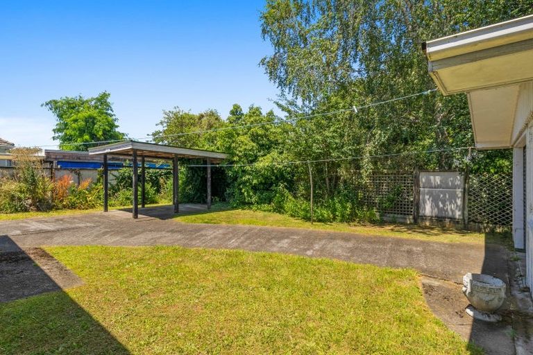 Photo of property in 15 Heretaunga Square, Silverstream, Upper Hutt, 5019