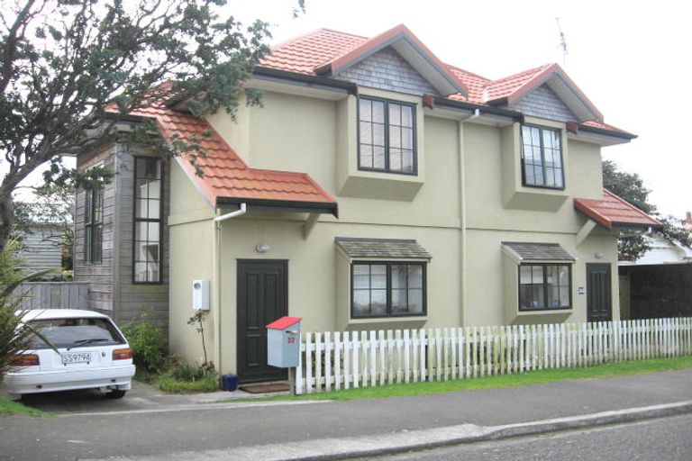 Photo of property in 30 Firth Terrace, Karori, Wellington, 6012