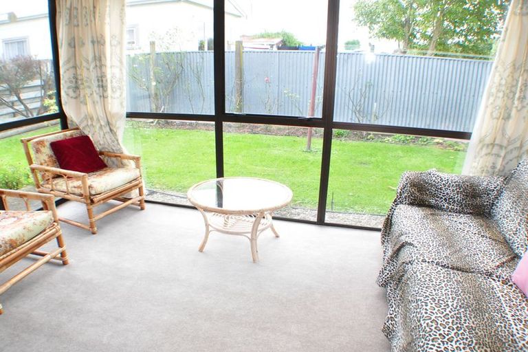 Photo of property in 83 Shamrock Street, Takaro, Palmerston North, 4412
