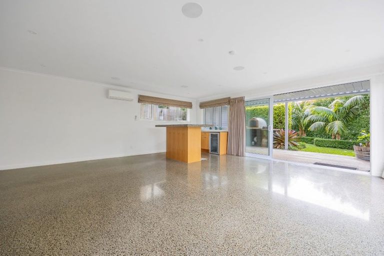 Photo of property in 2/17 Bevyn Street, Castor Bay, Auckland, 0620