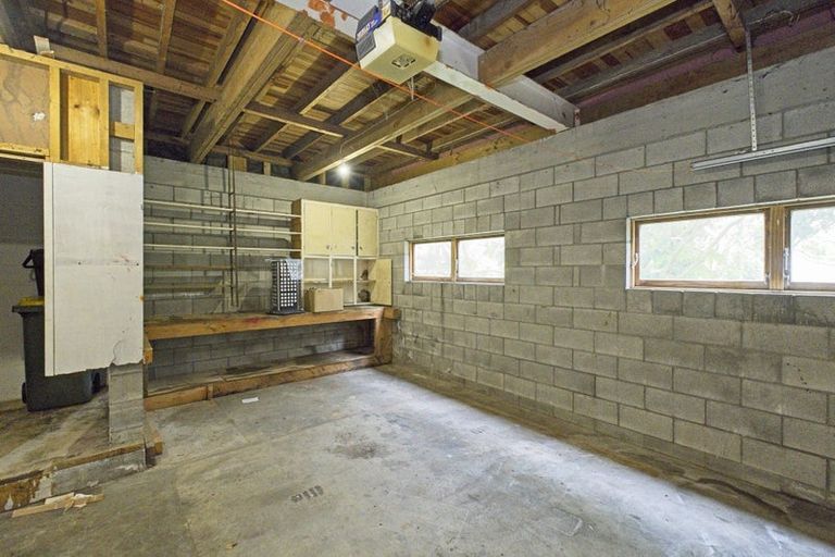 Photo of property in 270 High Street, Eltham, 4322