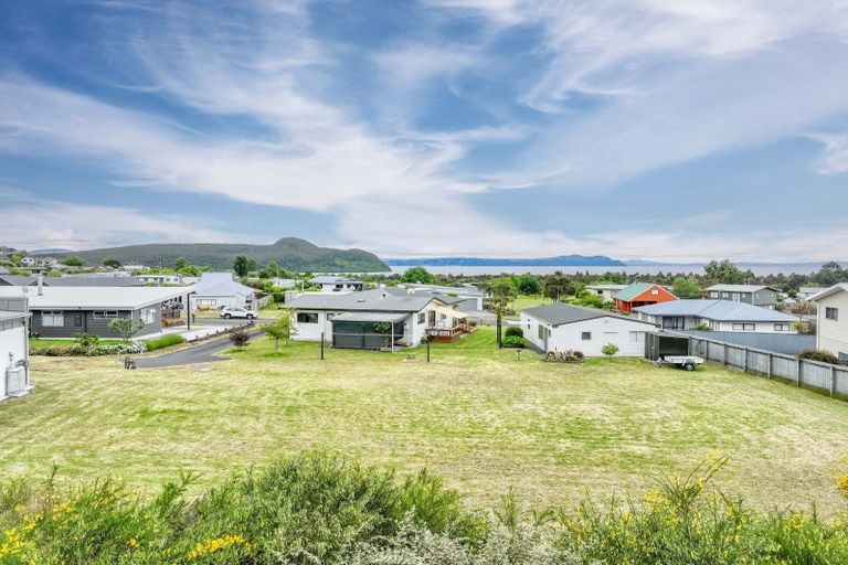Photo of property in 73 Kahotea Drive, Motuoapa, 3382
