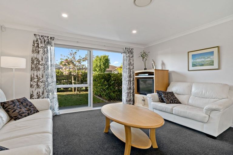 Photo of property in 11 Walnut Road, Riverhead, 0820