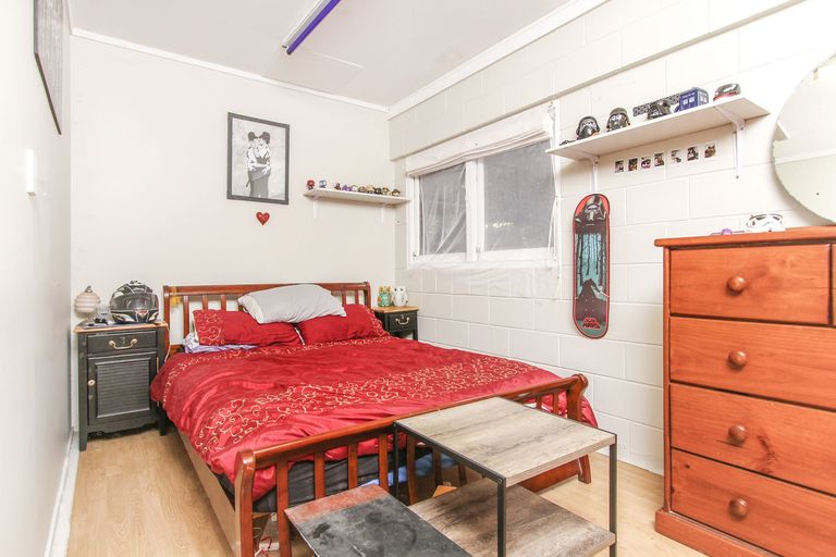 Photo of property in 201 Godley Road, Titirangi, Auckland, 0604