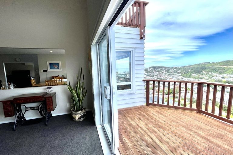 Photo of property in 17 Bay Lair Grove, Island Bay, Wellington, 6023