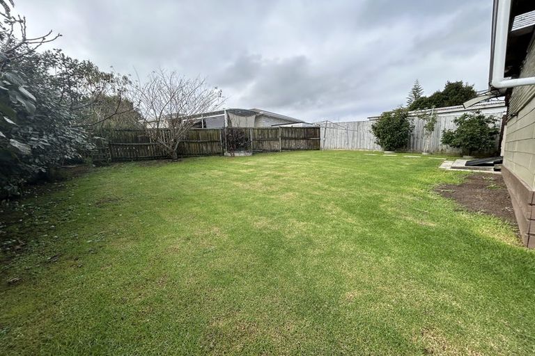 Photo of property in 13 Farwood Drive, Henderson, Auckland, 0612