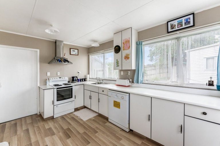 Photo of property in 50 Trelawney Crescent, Westown, New Plymouth, 4310