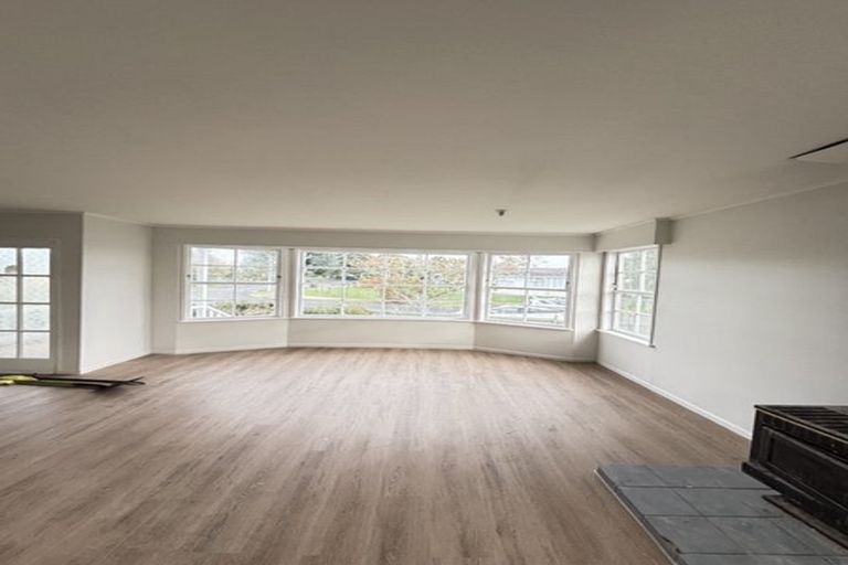 Photo of property in 1 Fairlight Place, Manurewa, Auckland, 2102