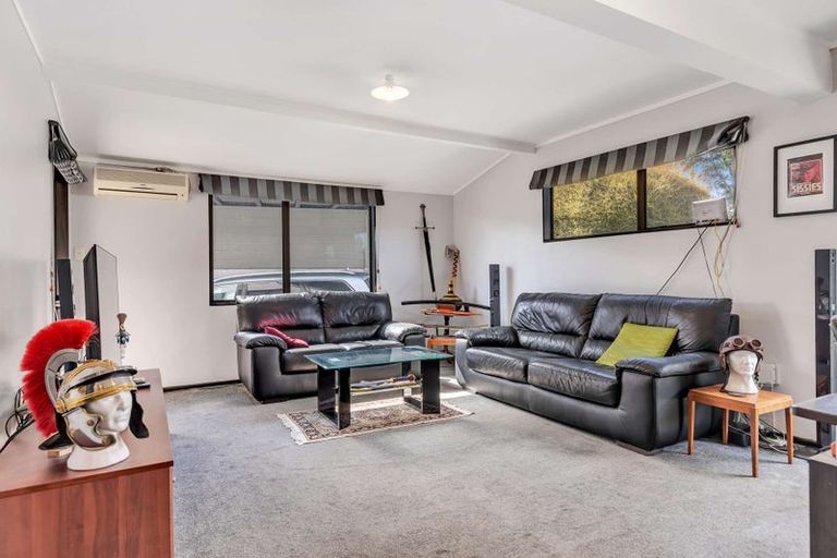 Photo of property in 26 Aquarius Drive, Kawaha Point, Rotorua, 3010