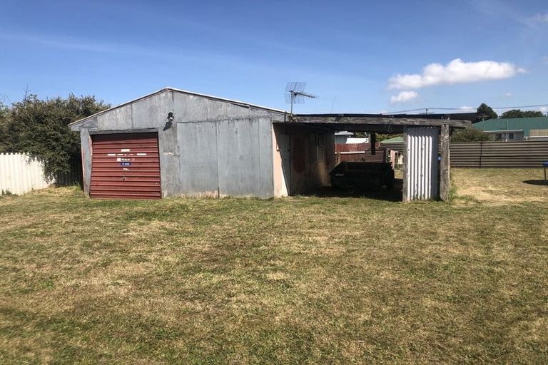 Photo of property in 2 Sutton Place, Hawera, 4610