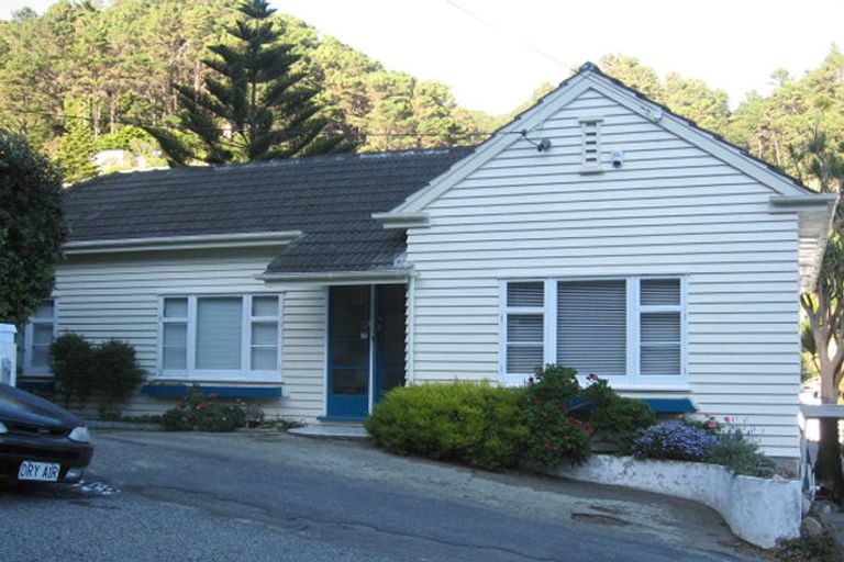 Photo of property in 26 Totara Street, Eastbourne, Lower Hutt, 5013