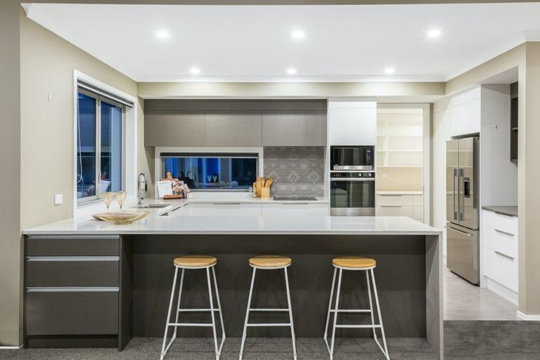 Photo of property in 15 Sue Dow Lane, Aotea, Porirua, 5024