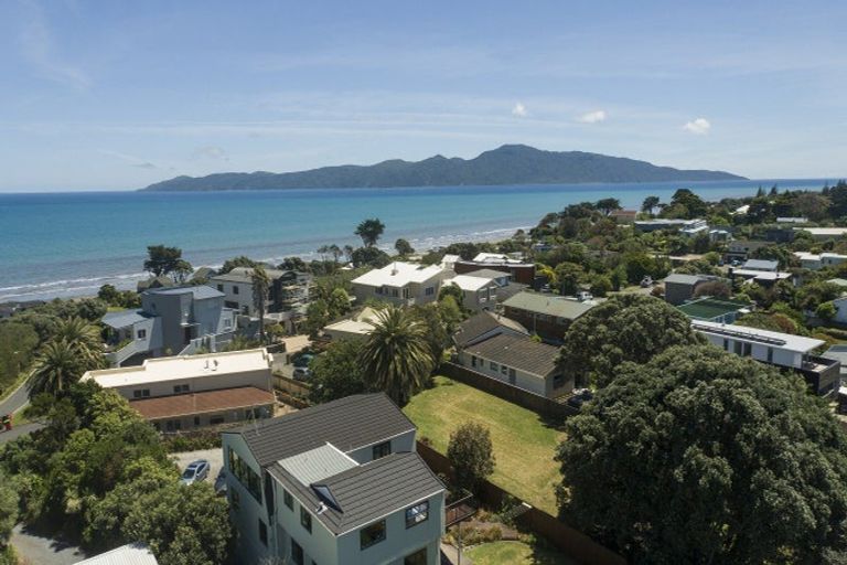 Photo of property in 10 Kohutuhutu Road, Raumati Beach, Paraparaumu, 5032