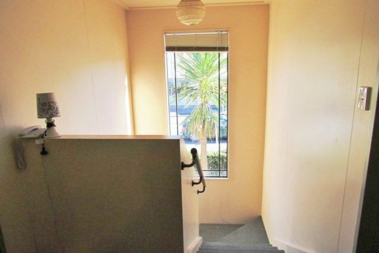 Photo of property in 15 Howe Street, North Dunedin, Dunedin, 9016