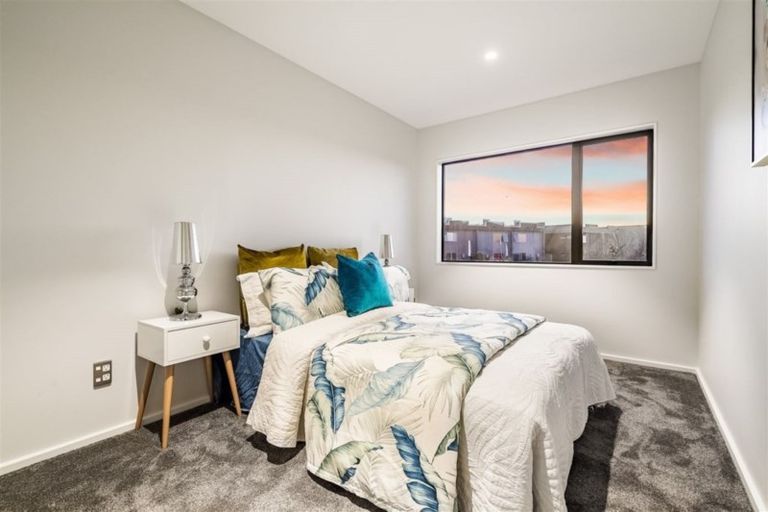 Photo of property in 44 Bordeaux Parade, Te Atatu South, Auckland, 0610