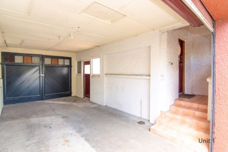 Photo of property in 353 Featherston Street, Palmerston North, 4414